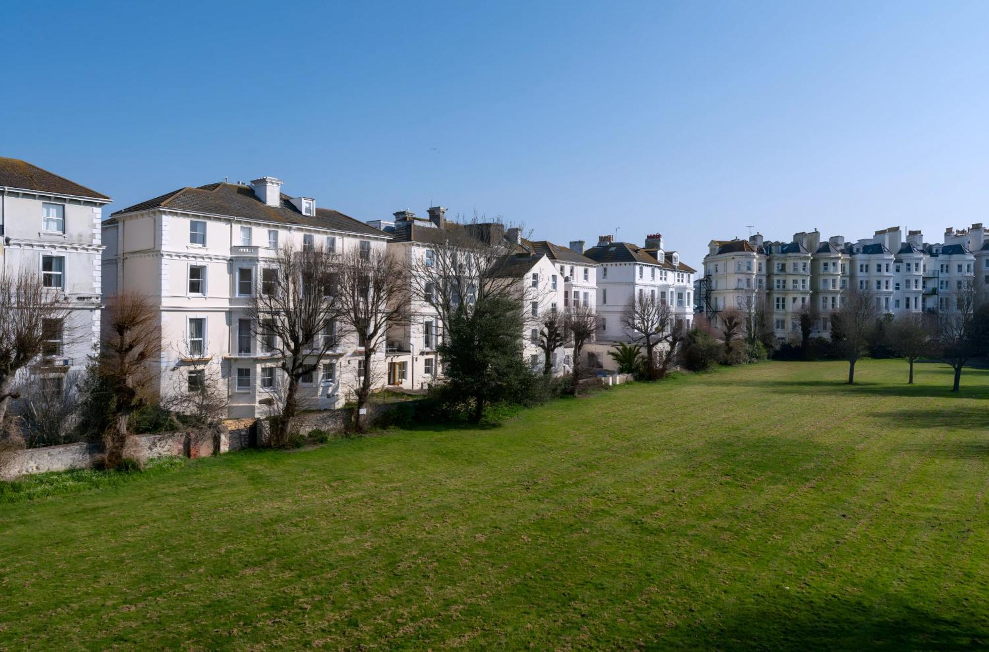 Osborne Aparthotel Eastbourne Eksteriør billede